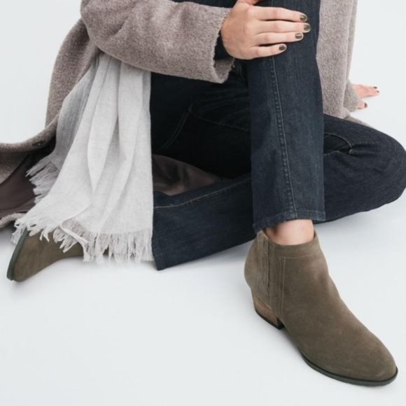 Blondo 9‎ Waterproof Brown Booties Ankle Boots Zip Up Heels VALLI 2.0 - Picture 1 of 9